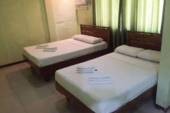Room 6 of 25