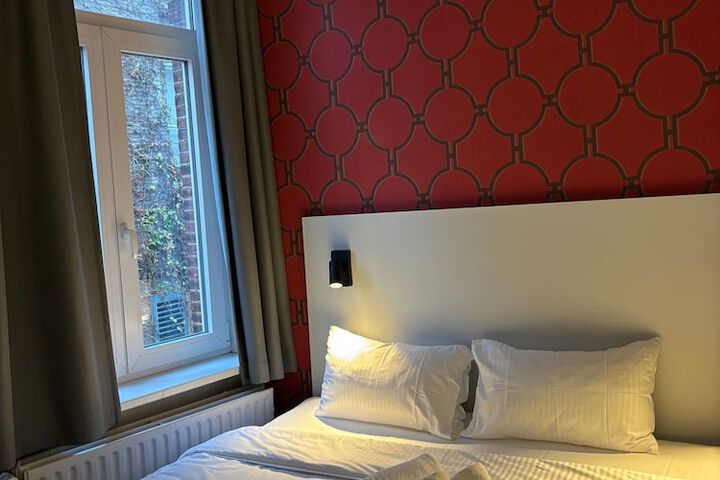 Room 37 of 53