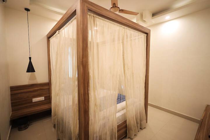 Room 27 of 31