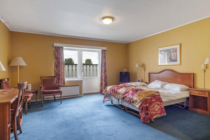 Room 3 of 17
