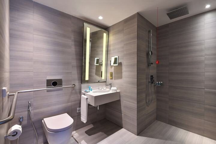 Room 52 of 175