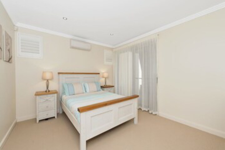 Room 8 of 22