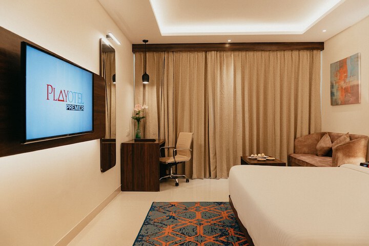 Room 13 of 23