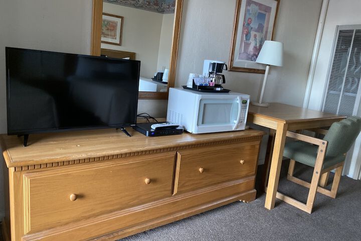 Room 2 of 35
