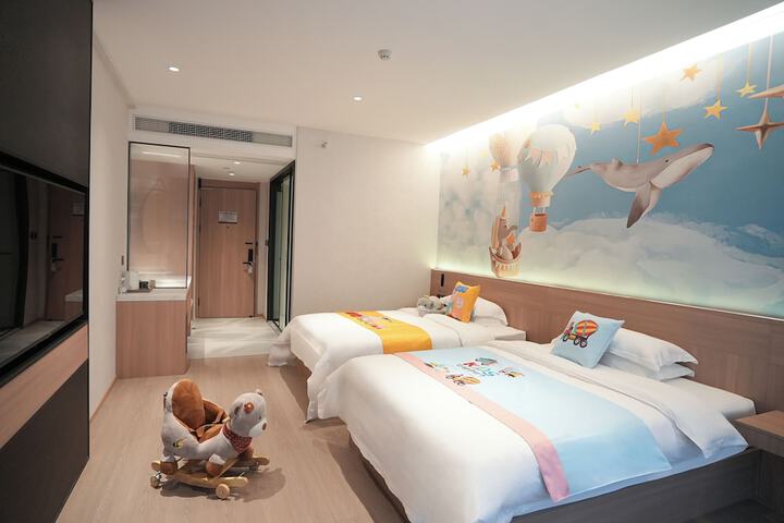 Room 15 of 47