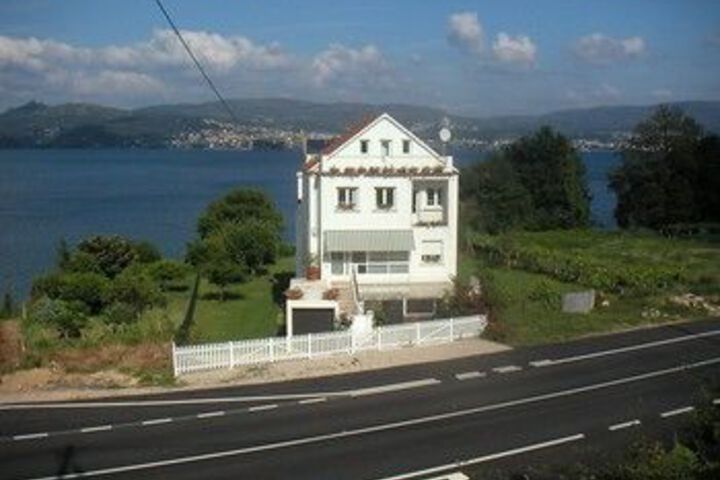 Galicia 100559 4 Bedroom Holiday home by Mo Rentals