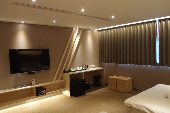 Room 33 of 52