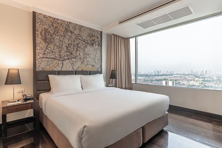 Room 32 of 97