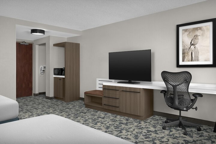 Room 11 of 38
