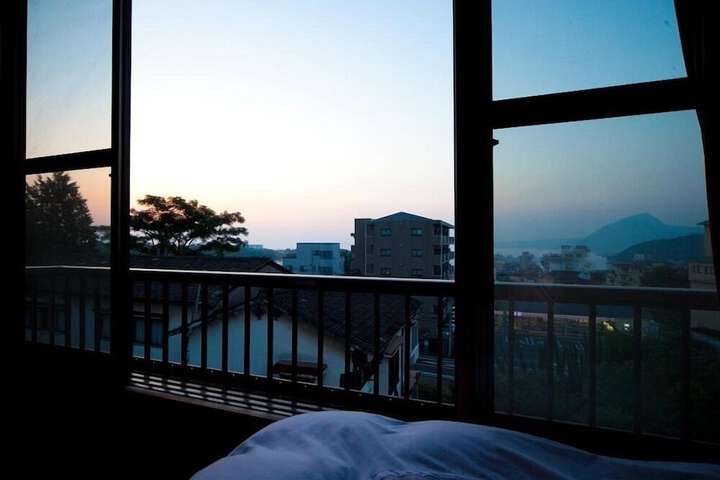 Room 9 of 34