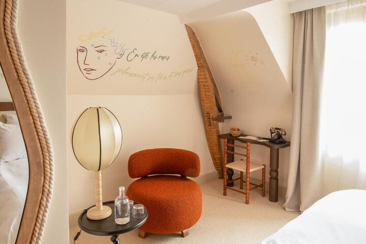 Room 16 of 42