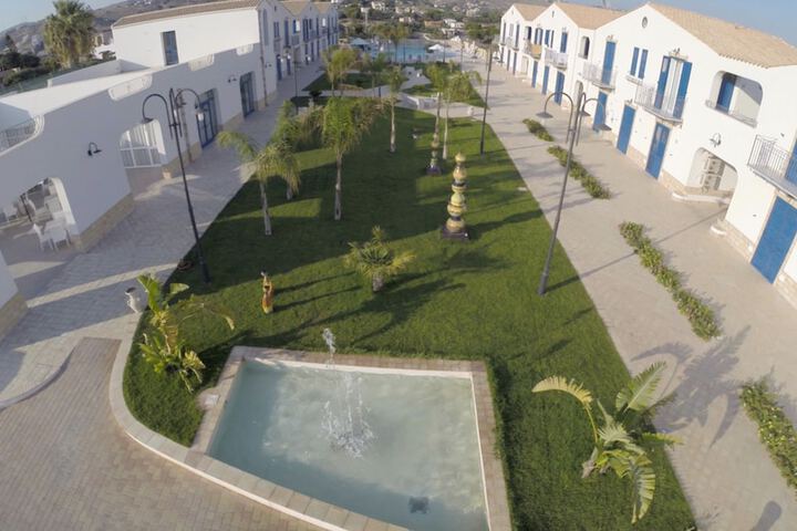 Hotel Exterior 57 of 60