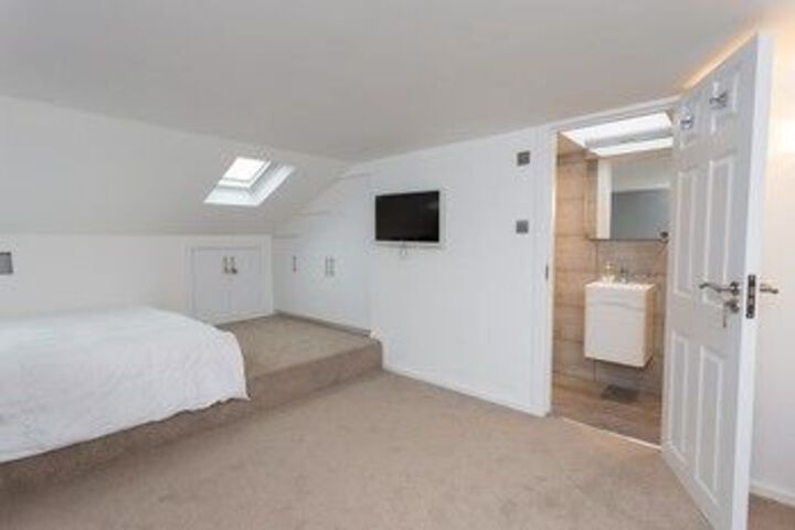 Room 15 of 28
