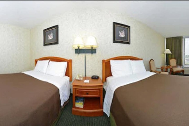 1 King Bed (1 of 5)