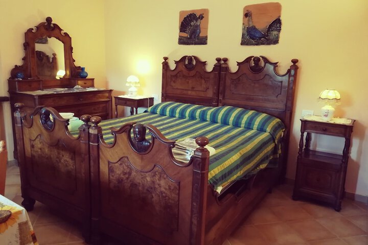 Room 43 of 100