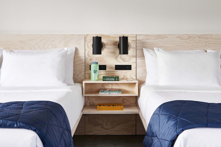 1 King Bed (2 of 7)