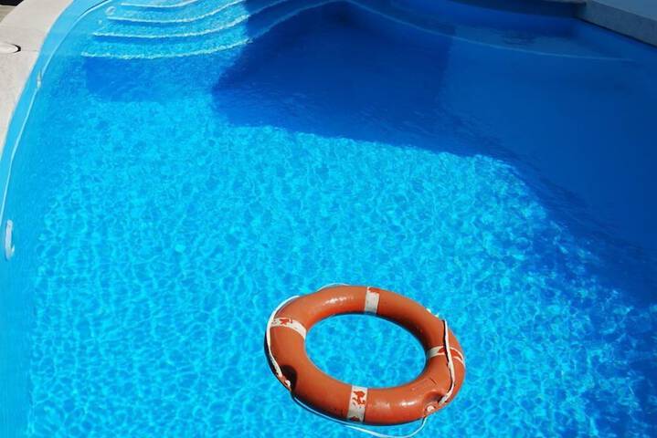Pool 12 of 33
