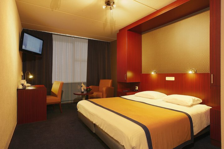 Room 3 of 47