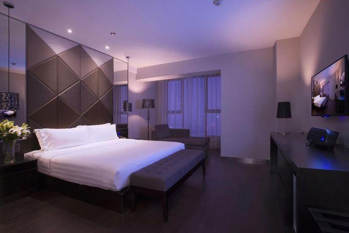 Room 22 of 53