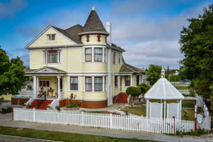 Joshua Inn Bed & Breakfast