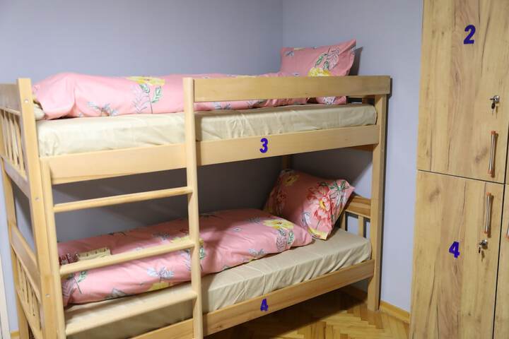 Room 4 of 34