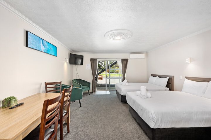 Room 4 of 40