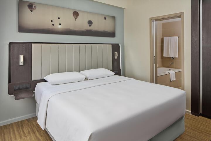 Room 34 of 97