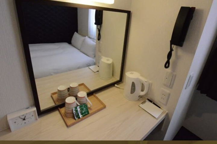 Room 10 of 61