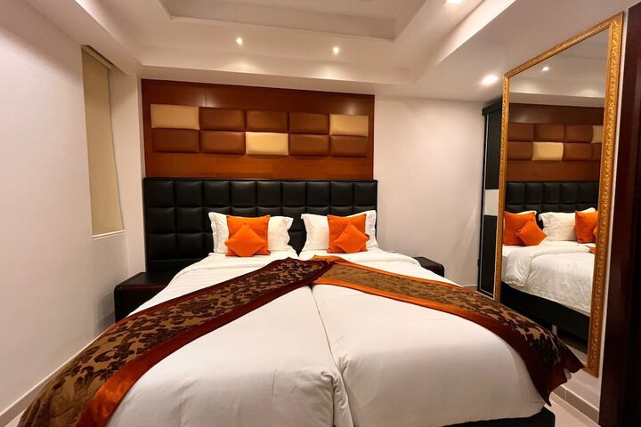Room 11 of 114