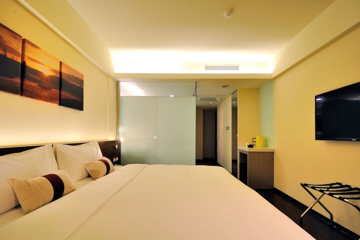Room 10 of 39