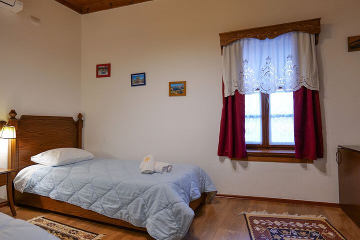Room 9 of 62