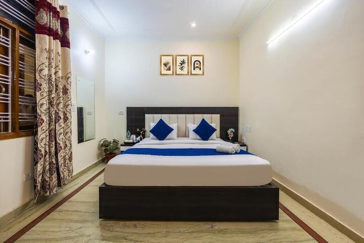 Room 5 of 20