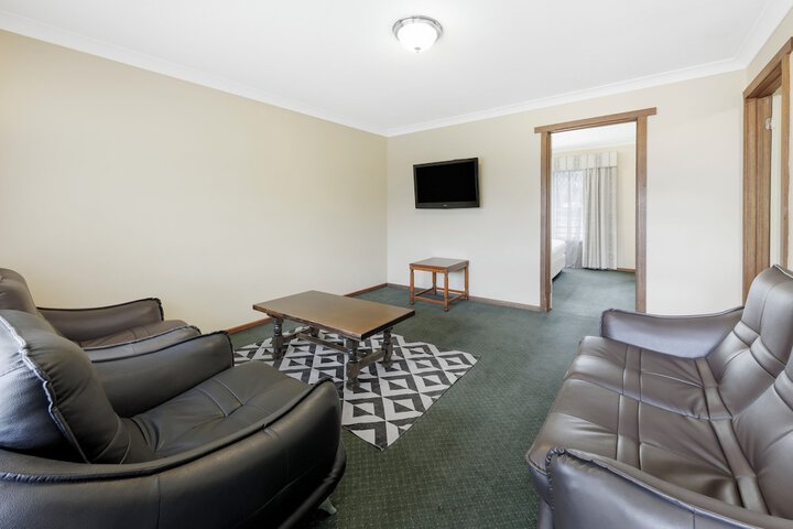 Room 22 of 99