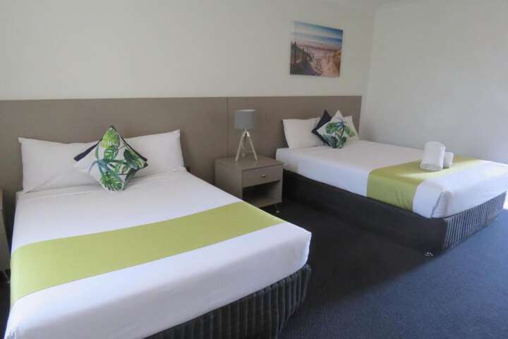 Room 6 of 32