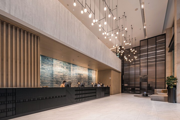 Entrance & Lobby