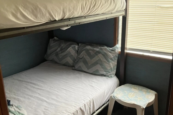 Room 6 of 19