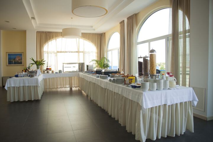 Breakfast area