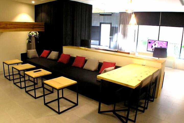 Room 3 of 49