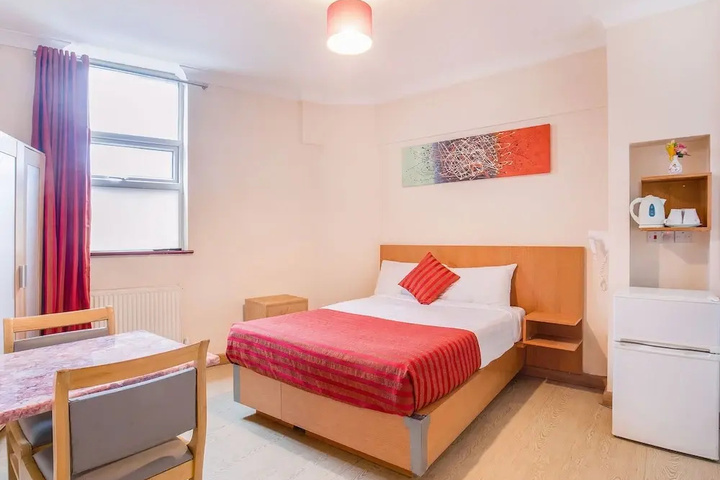 Room 5 of 14