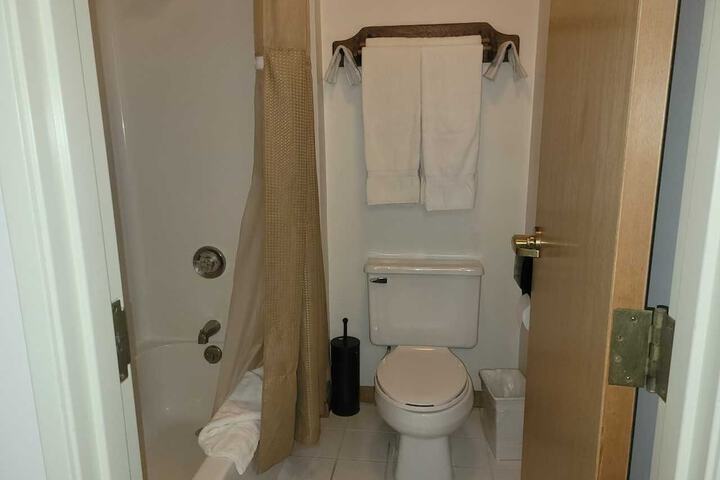 2 Double Beds (7 of 10)