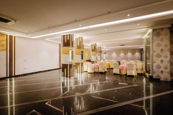 Ballroom/Hall 49 of 56