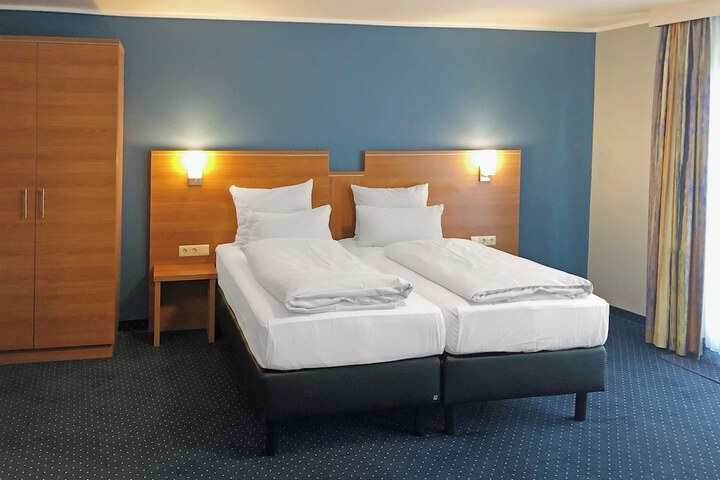 Room 21 of 171