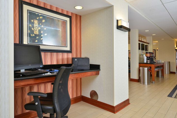 Business Center 40 of 42