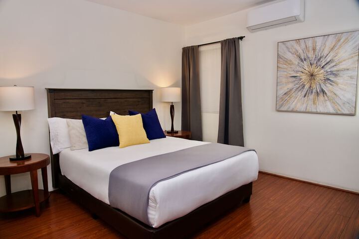 Room 34 of 159