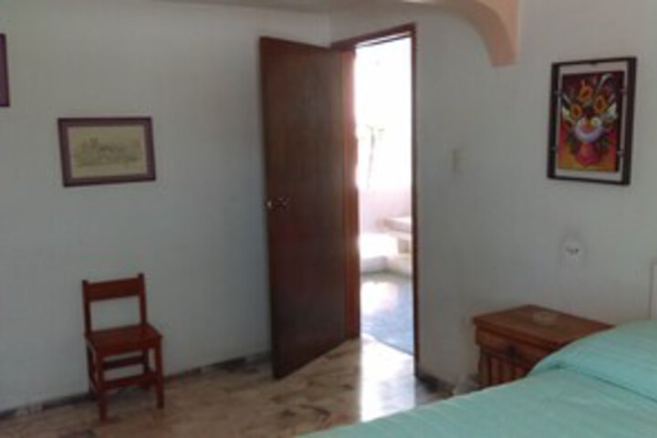 Room 17 of 33