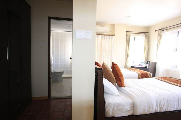 Room 8 of 38