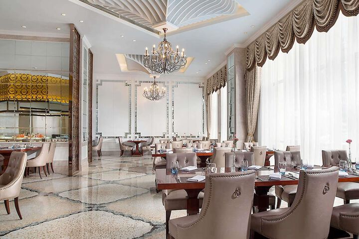 Dining 46 of 76