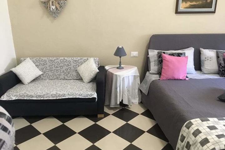 Room 2 of 36