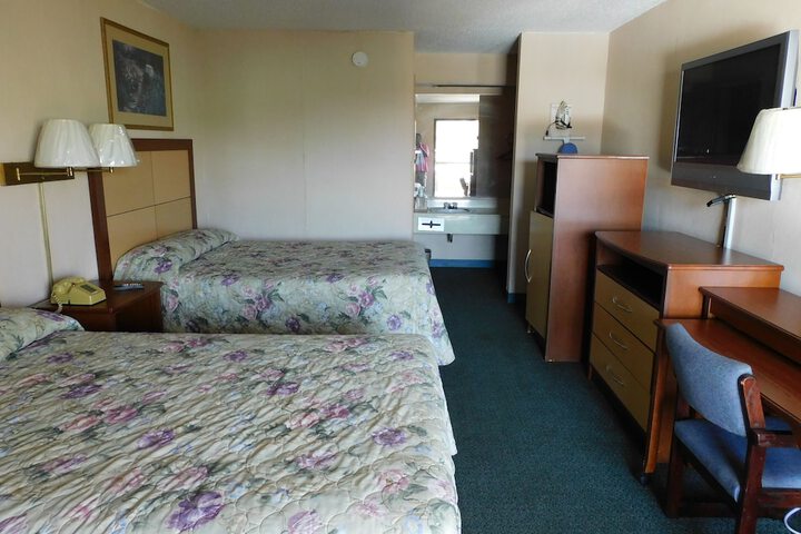 2 Double Beds (6 of 7)