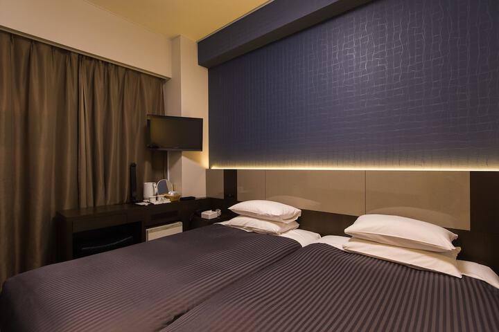 Room 13 of 47